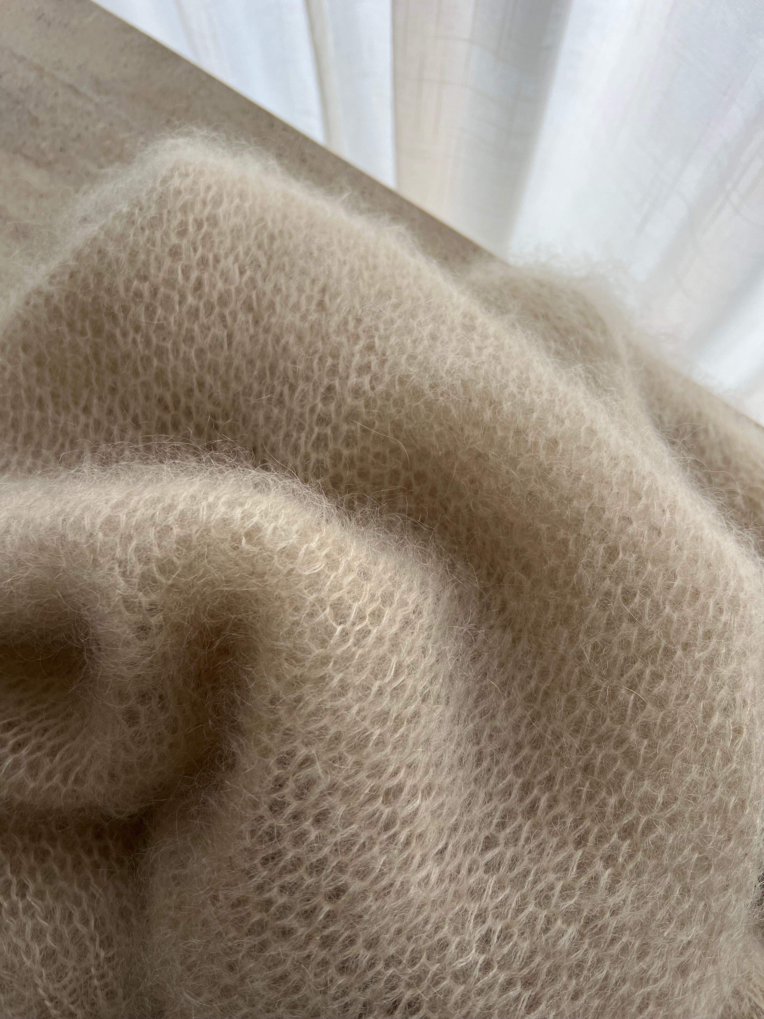 80% kid mohair soft pull - Mandorla