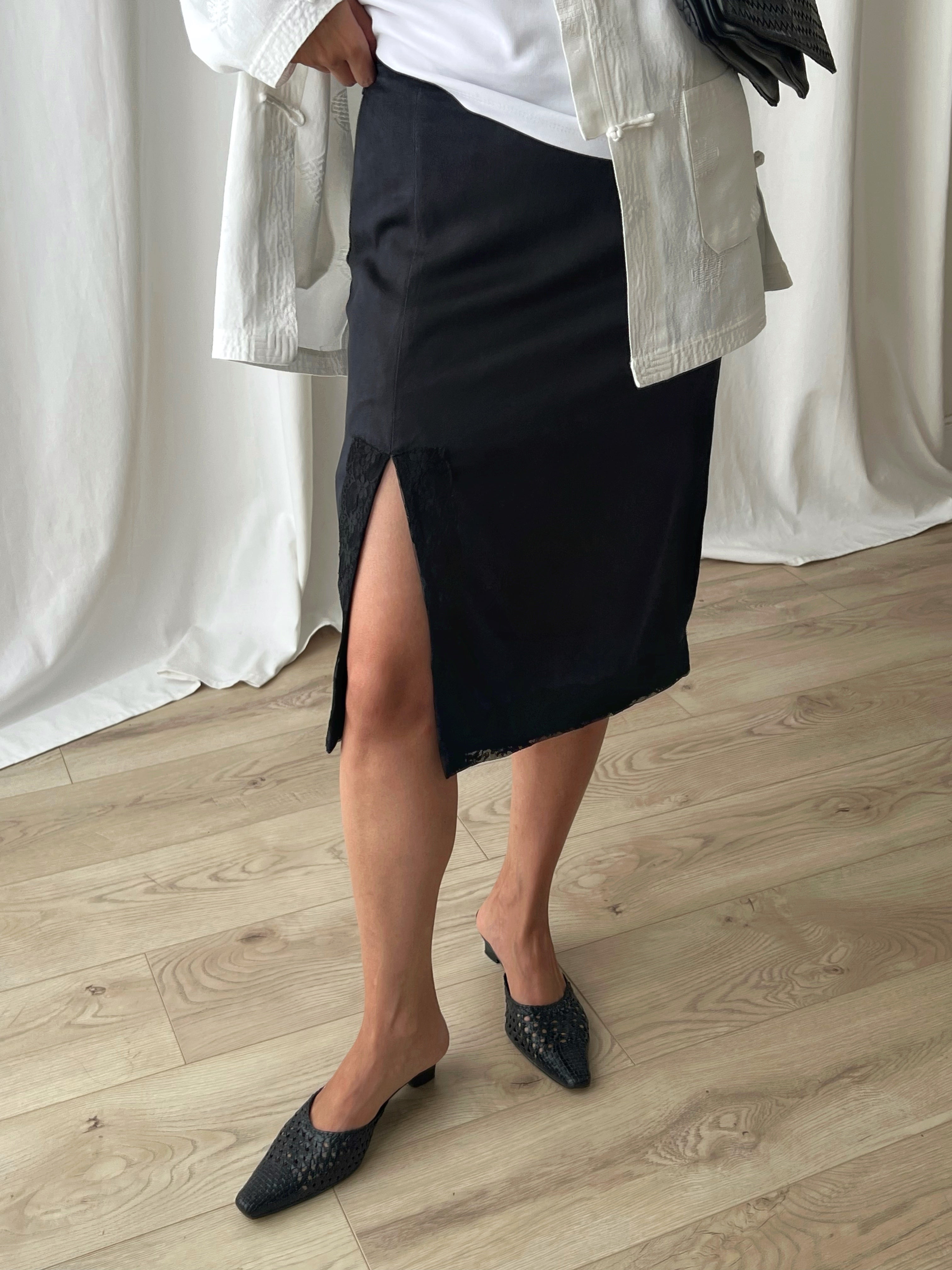 Pure silk lace details satin skirt