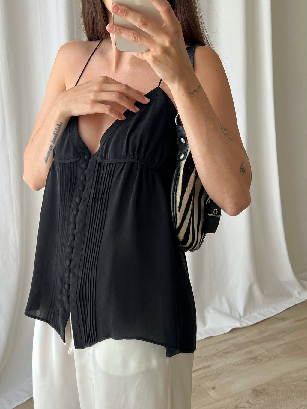 Blunauta pure silk black top