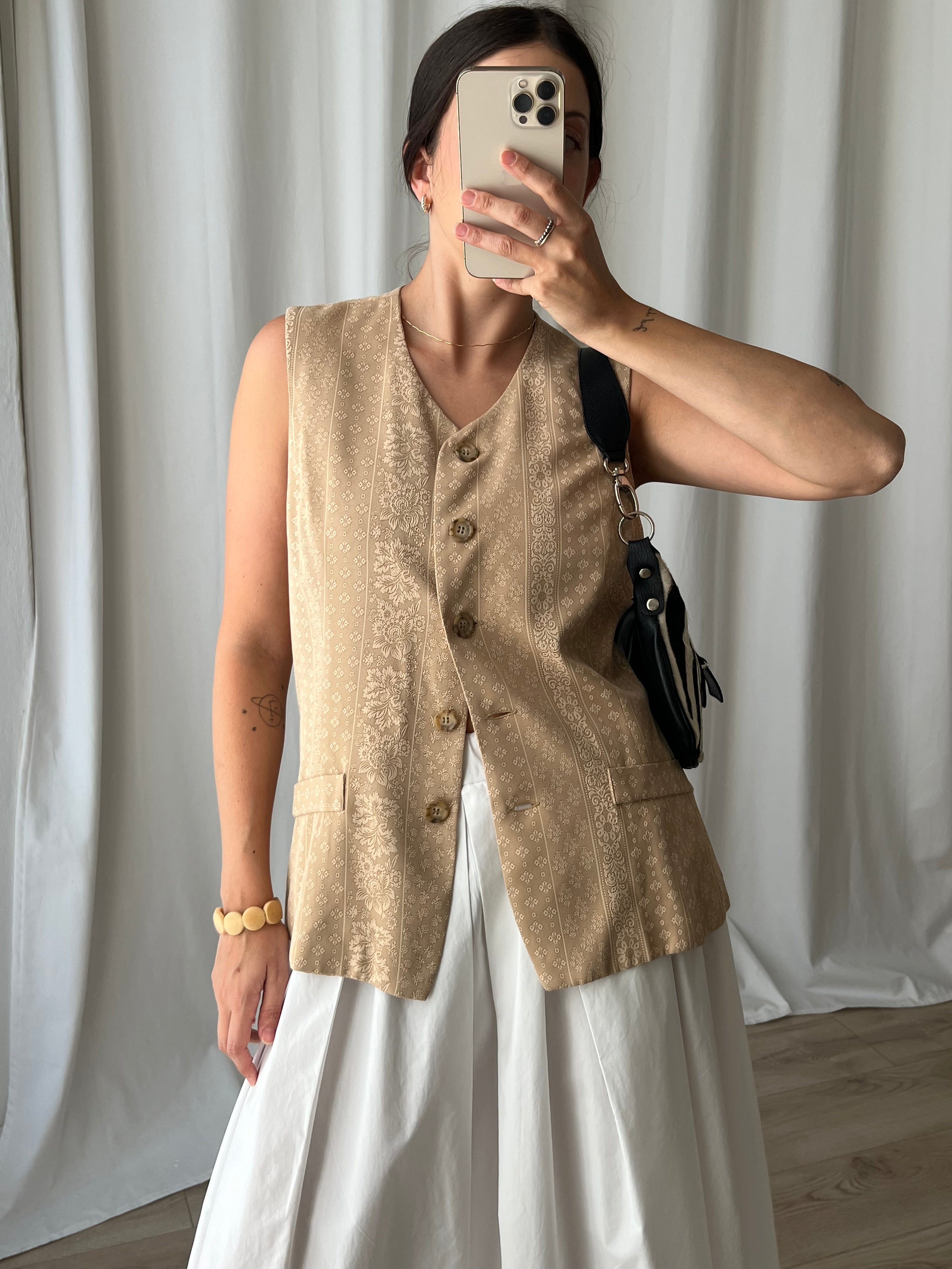 Made in Italy viscose blend buttoned vest