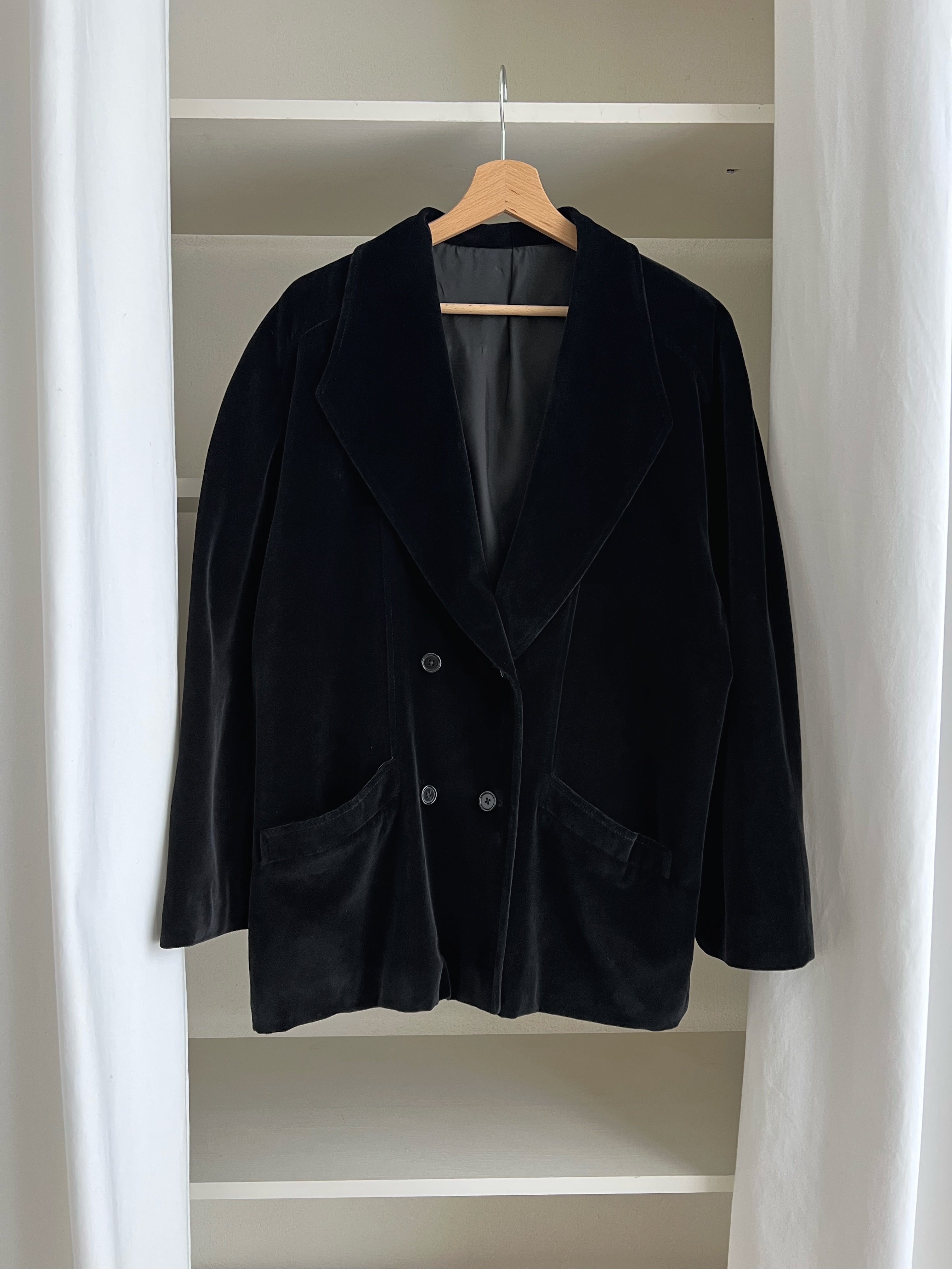 Double breast velvet black blazer