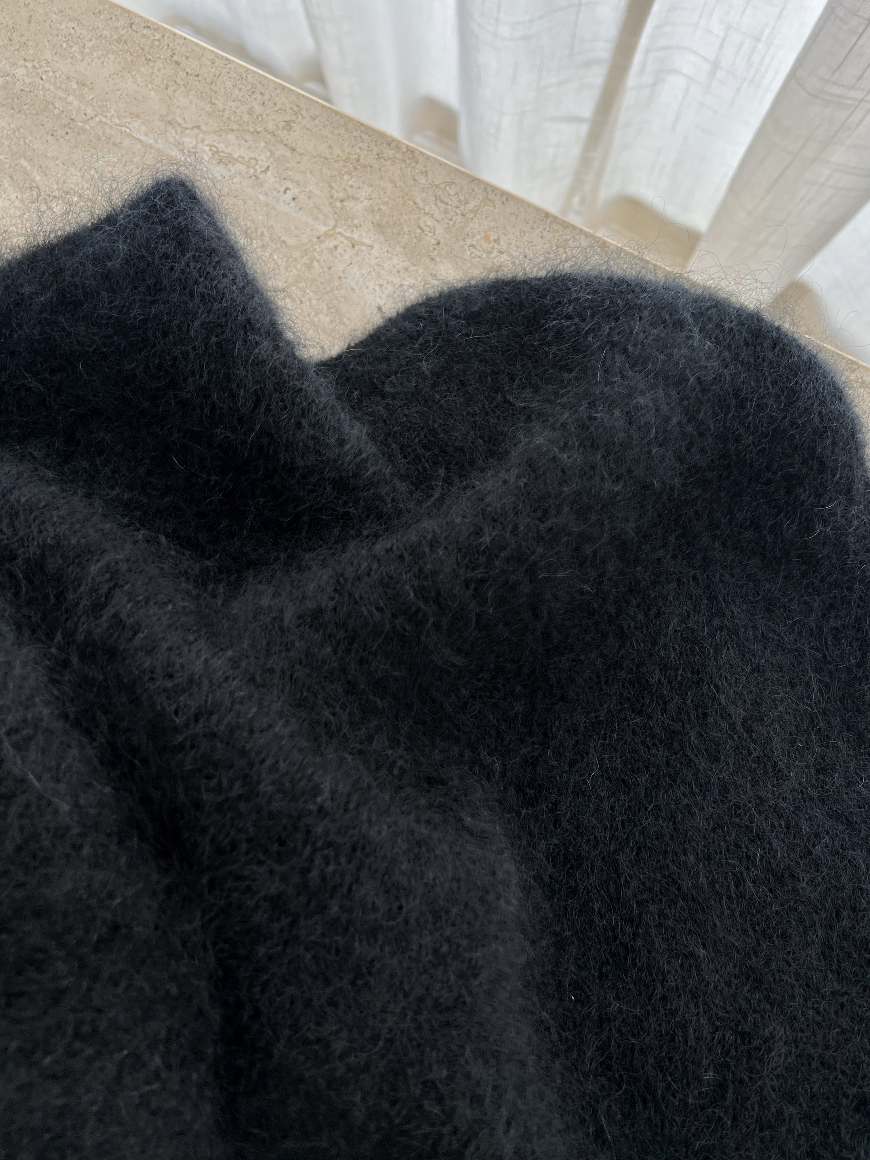 74% kid mohair soft pull - Black