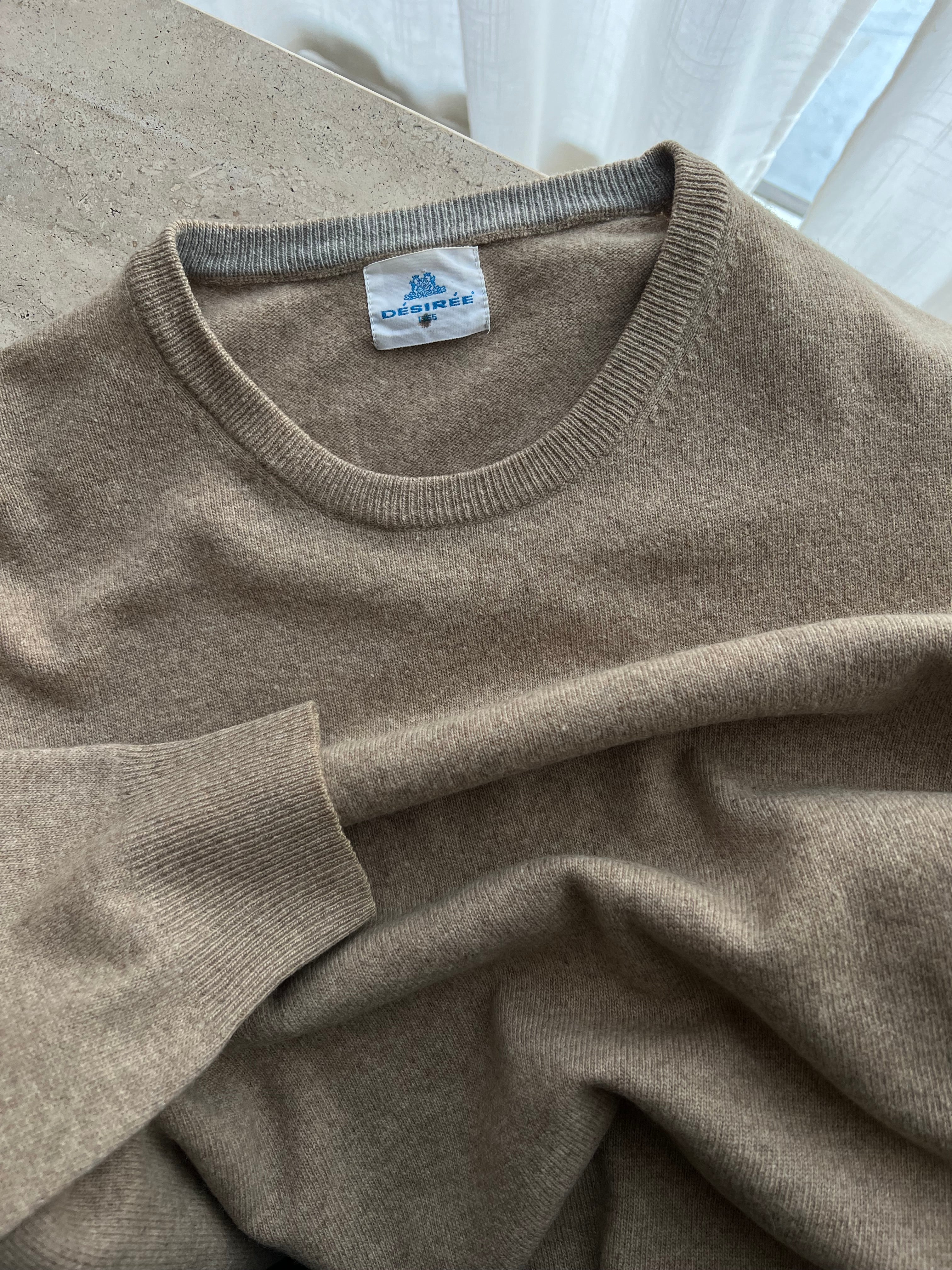 100% Lambswool beige pull