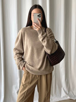 100% Lambswool beige pull