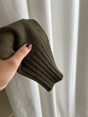 100% wool dark green classic pull