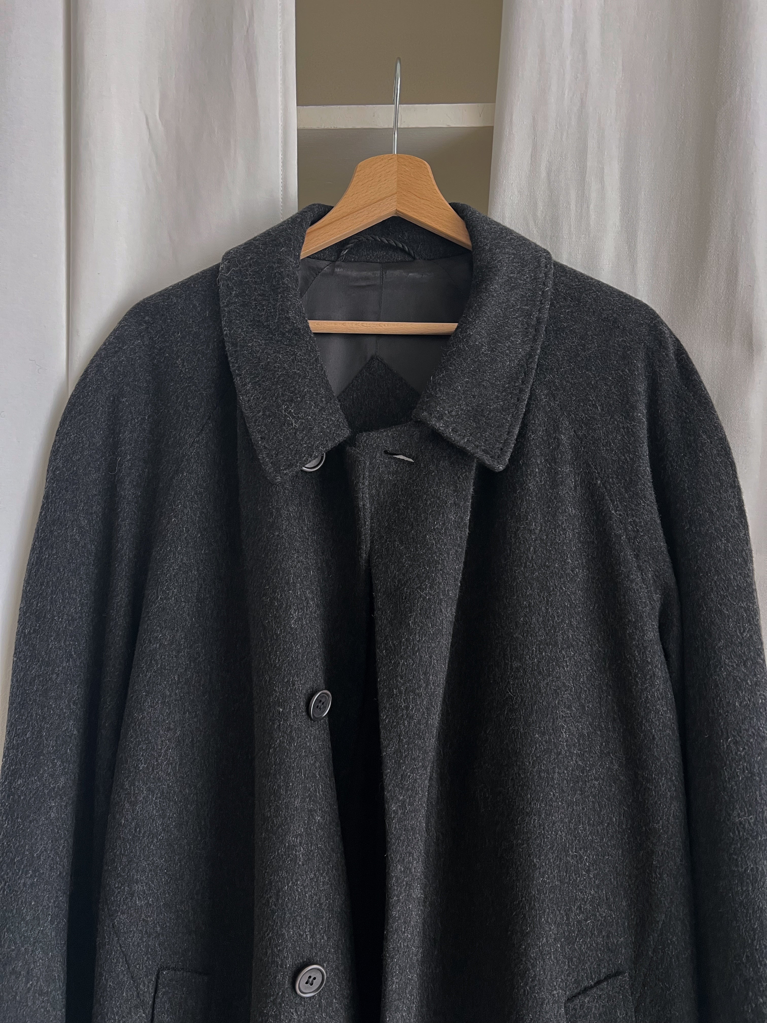 Wool and cashmere genderless grey coat