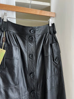 100% leather buttoned skirt