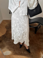 Oriental liquid midi skirt - White
