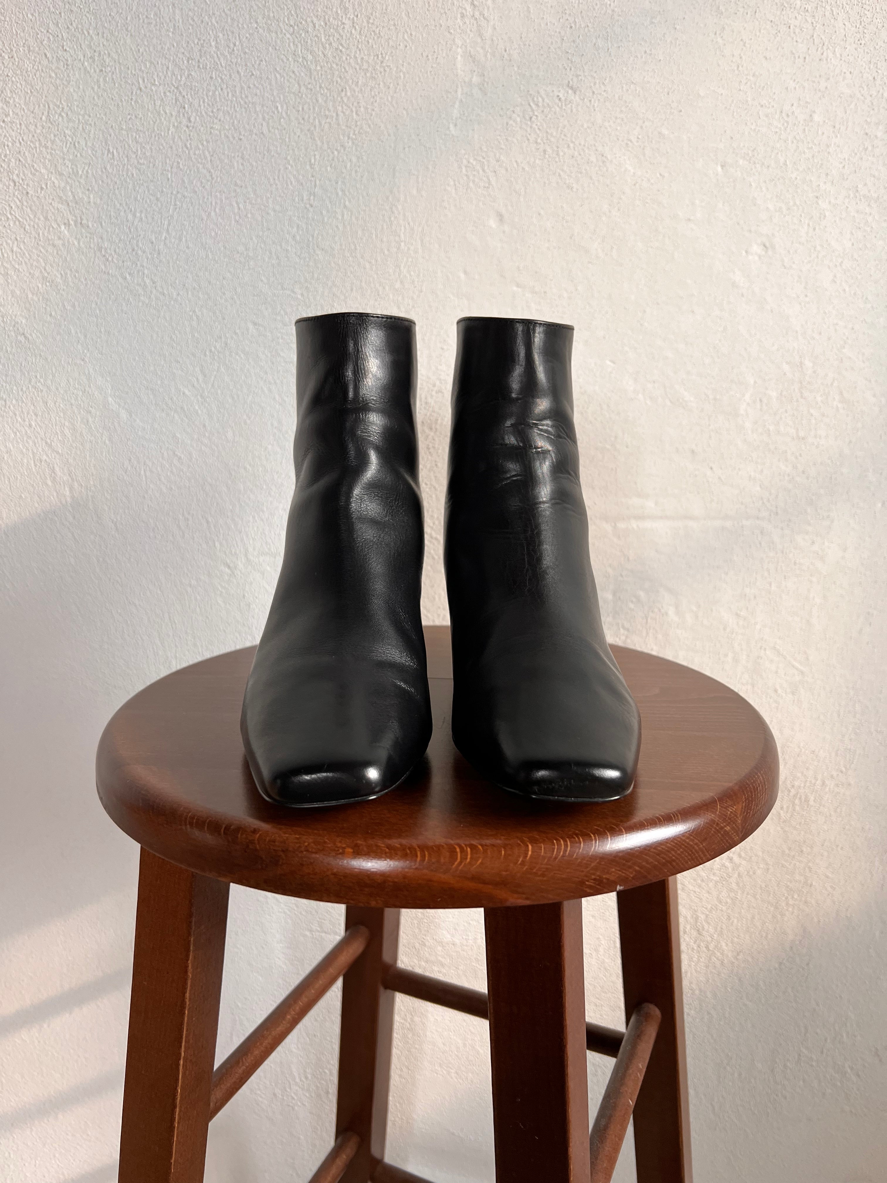 Leather Lane x Sillabe - Blake in Experience