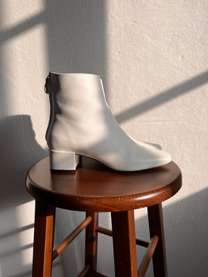 Leather Lane x Sillabe - Blake in Innocence
